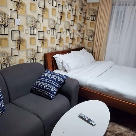 Lovely & Cozy Compact Studio Near Airport With Rooftop View Apartman Nairobi Kültér fotó