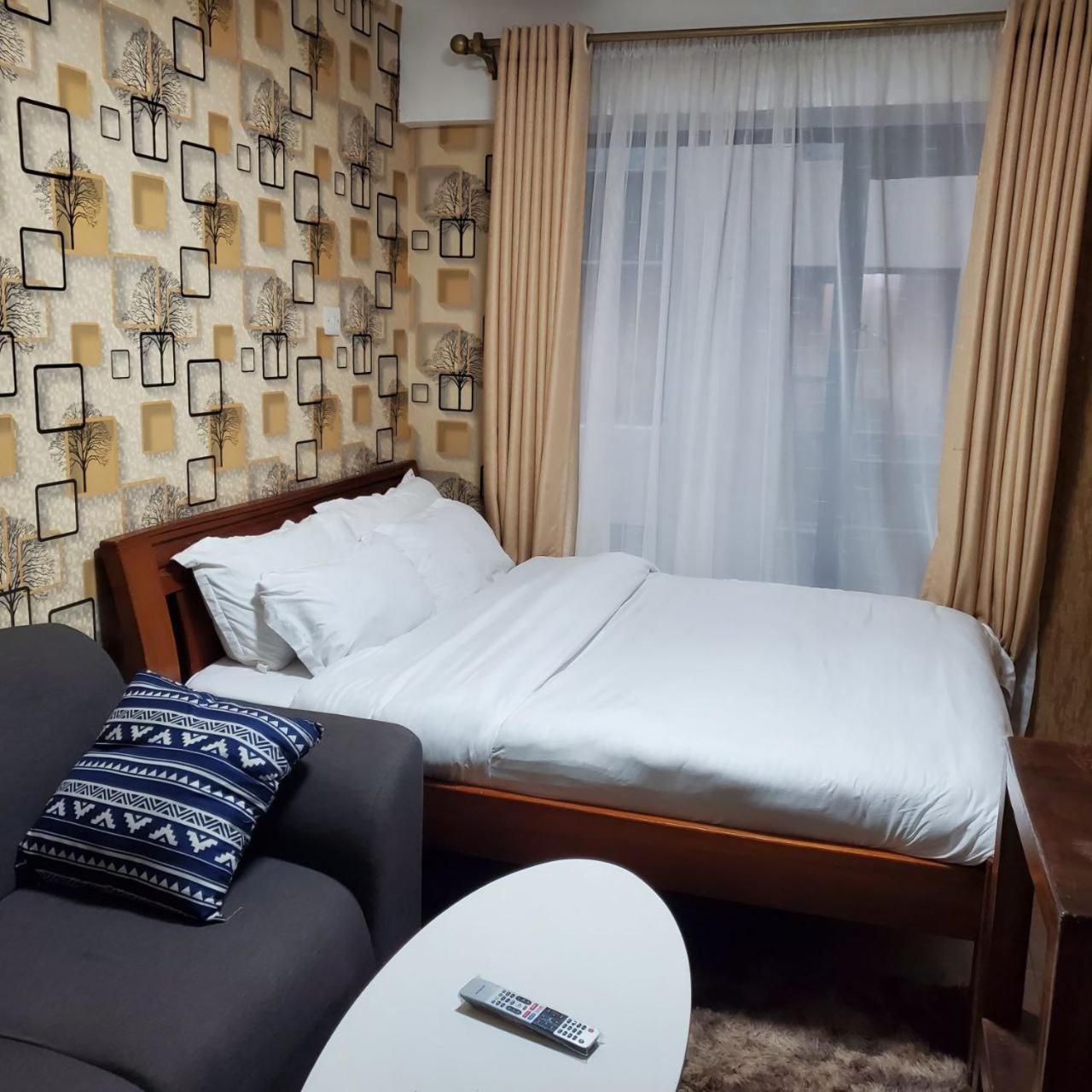 Lovely & Cozy Compact Studio Near Airport With Rooftop View Apartman Nairobi Kültér fotó