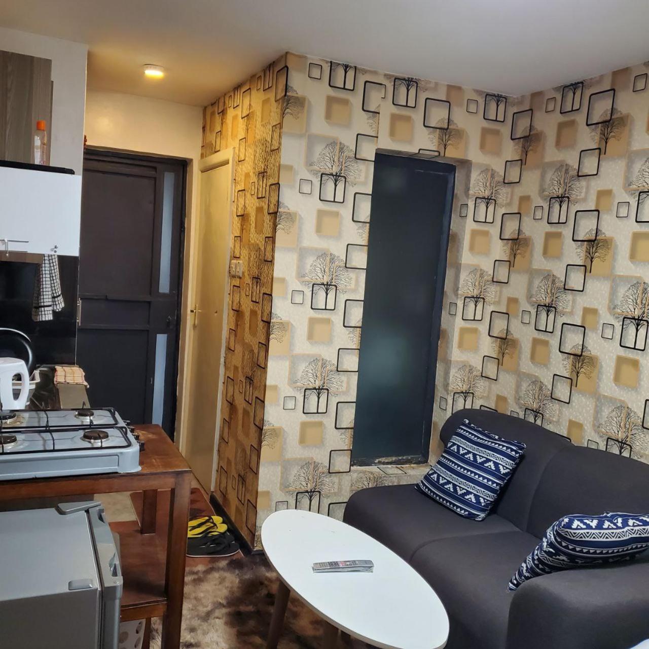Lovely & Cozy Compact Studio Near Airport With Rooftop View Apartman Nairobi Kültér fotó