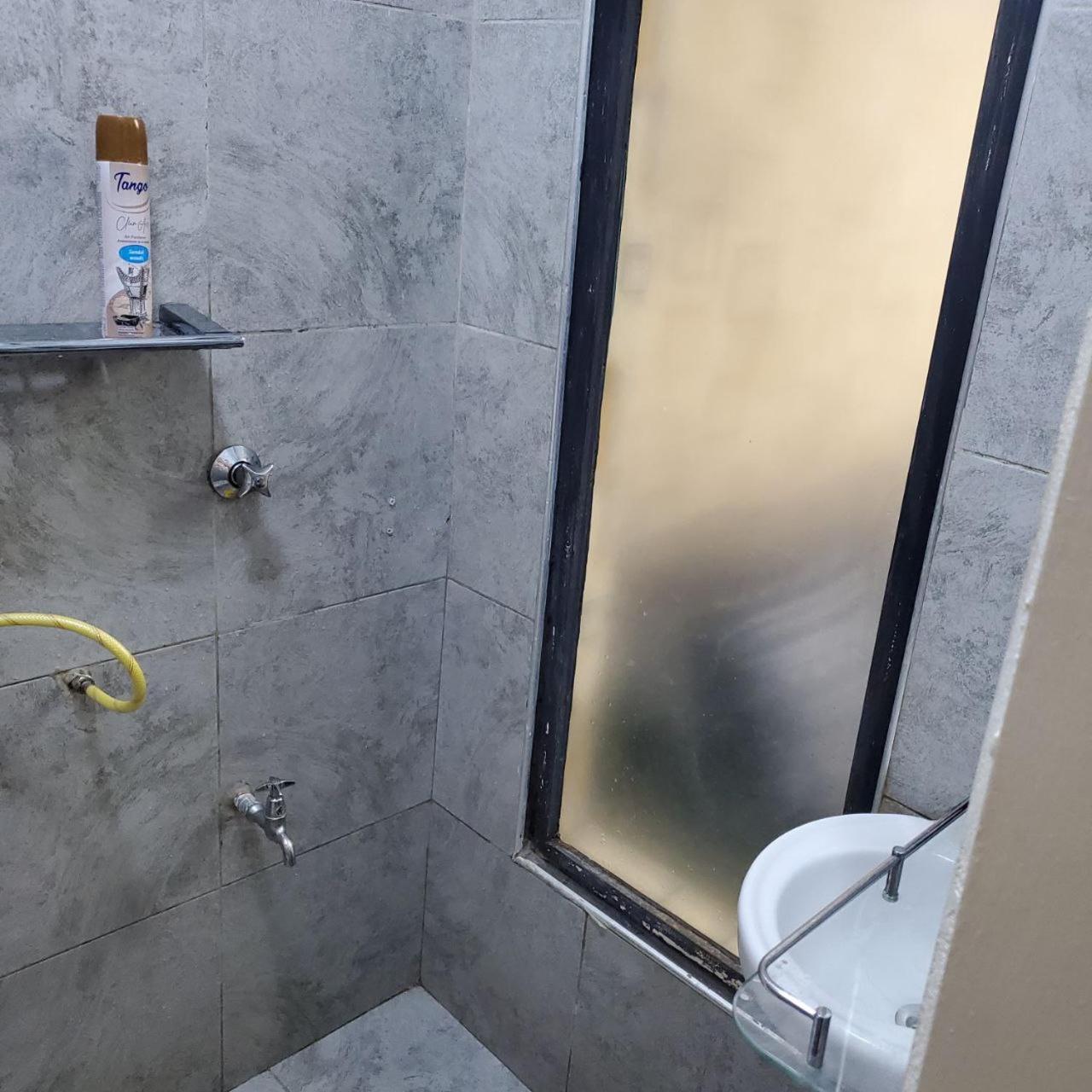 Lovely & Cozy Compact Studio Near Airport With Rooftop View Apartman Nairobi Kültér fotó