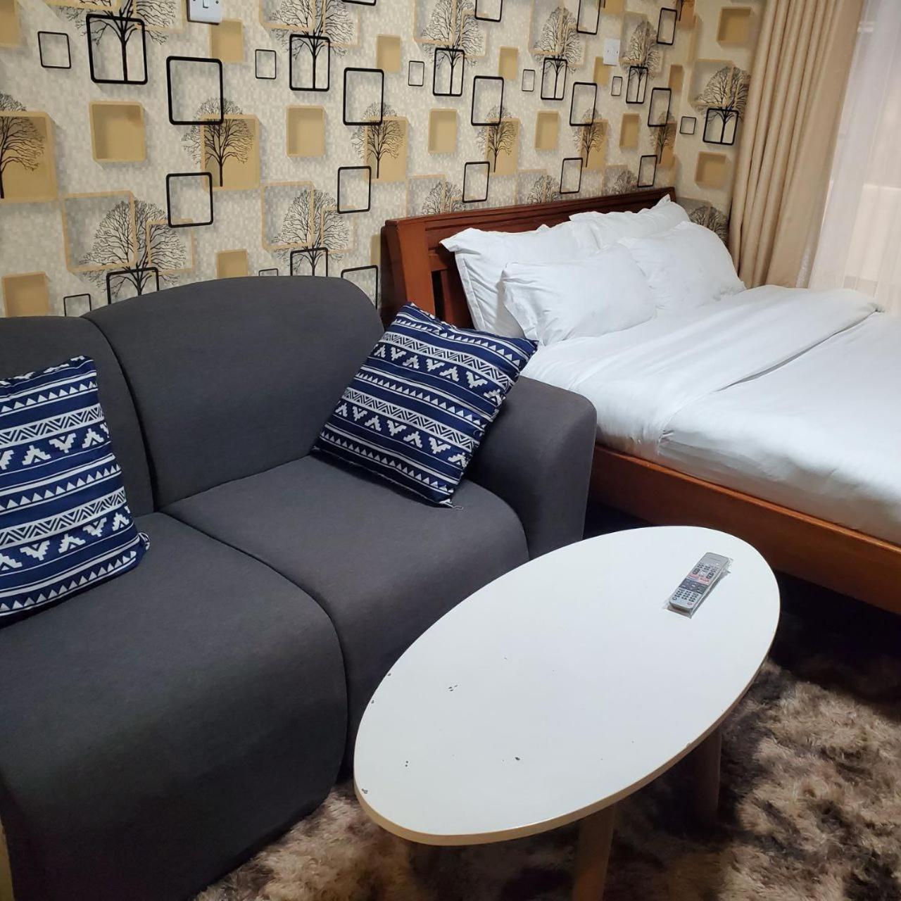 Lovely & Cozy Compact Studio Near Airport With Rooftop View Apartman Nairobi Kültér fotó
